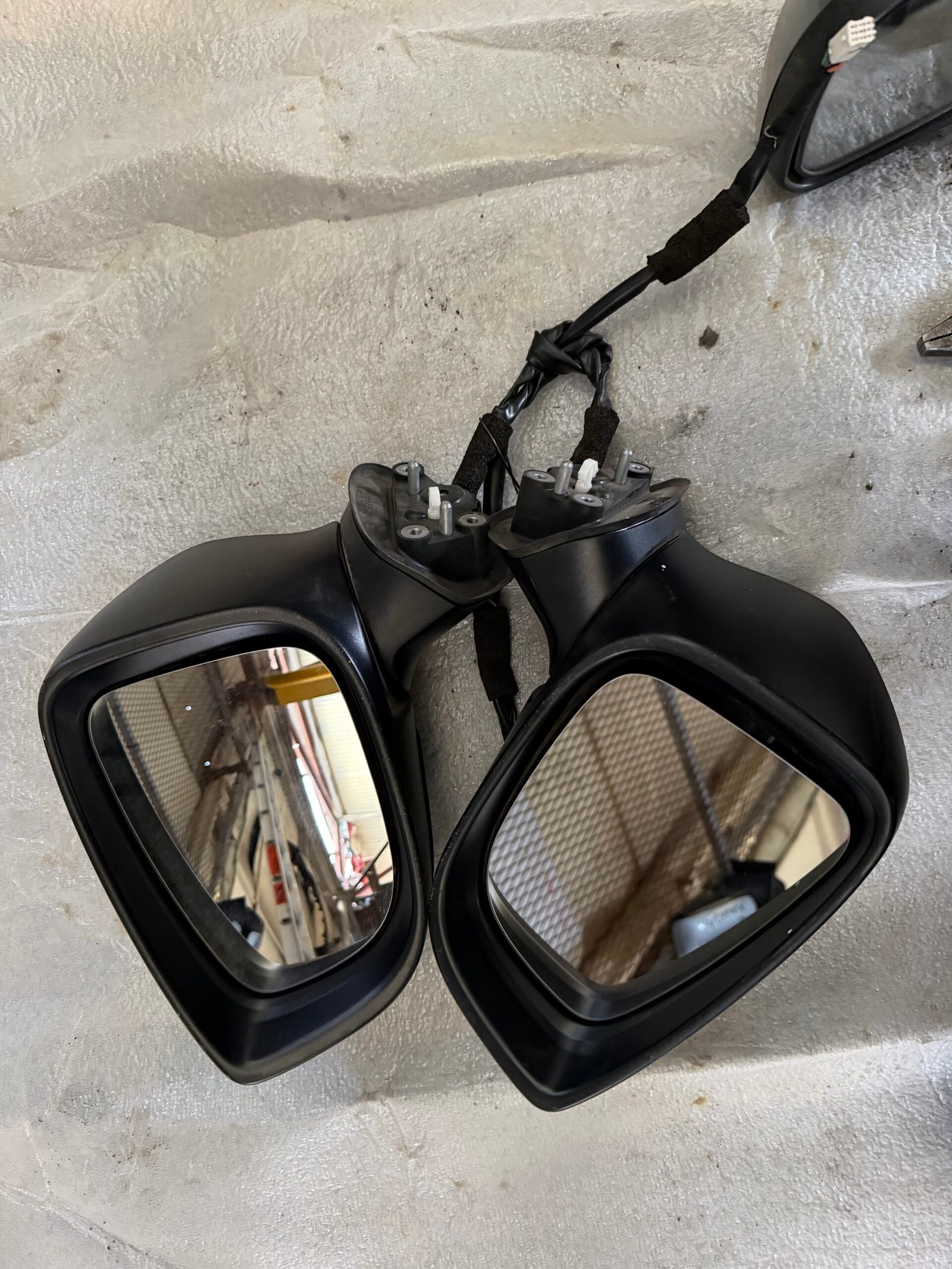 Mazda 3 2015 Door Mirrors L&R (Left & Right) Genuine Used - Image 2